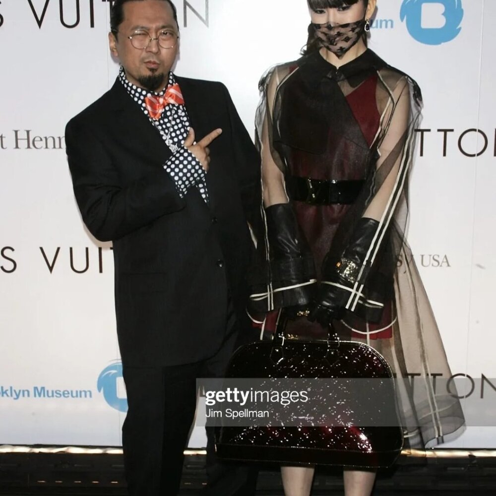 LOUIS VUITTON - EXTREMELY RARE, AUTHENTIC, ICONIC, LACE, MONOGRAM FACE MASK - Picture 8 of 16